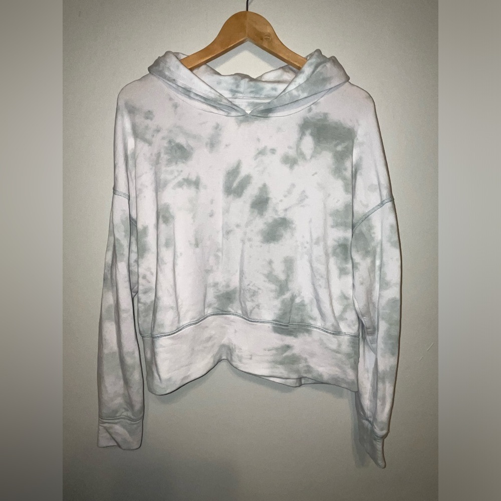 OFFLINE BY AERIE SLIGHT CROP TIE DYE HOODIE SIZE LARGE